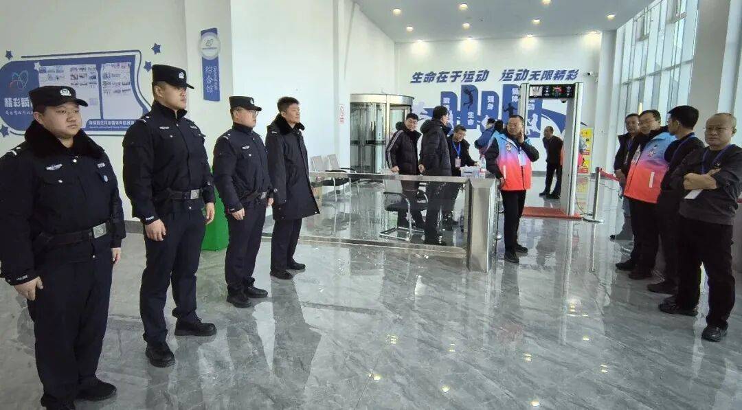 康保公安圆满完成“决战到天亮”羽毛球全国巡回挑战赛张家口康保站赛事安保工作